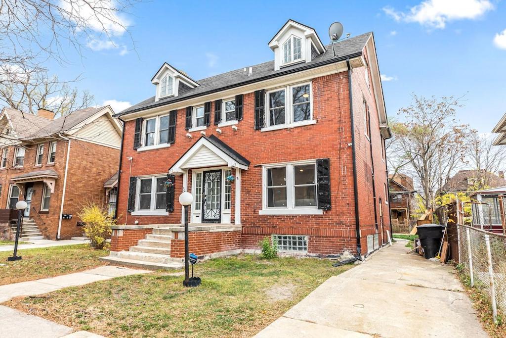 North End Treasure, Beautiful 2 Bedroom *