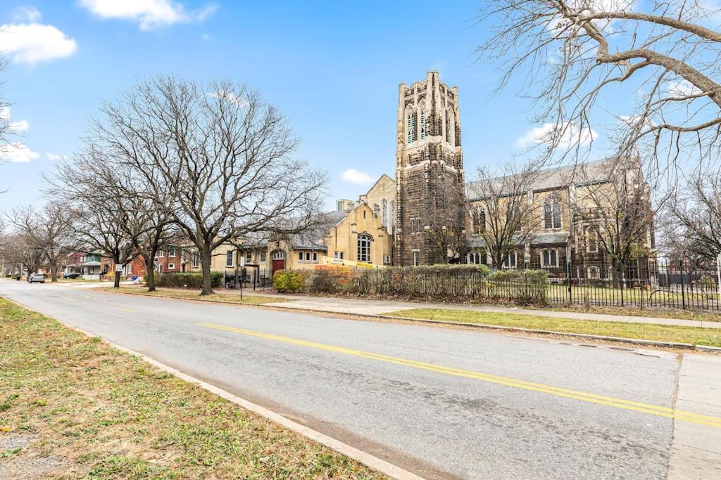 North End Treasure, Beautiful 2 Bedroom Detroit