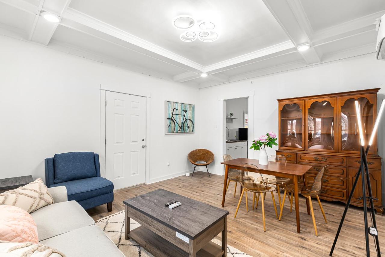 North End Treasure, Beautiful 2 Bedroom Apartment *